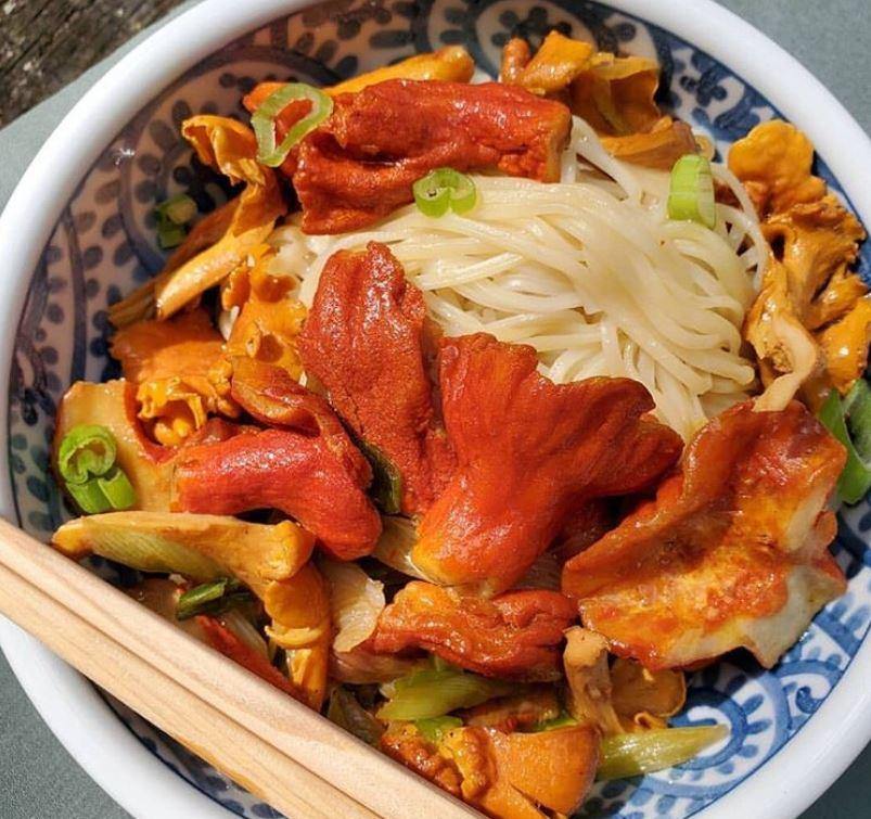 Lobster Mushroom - Dry.